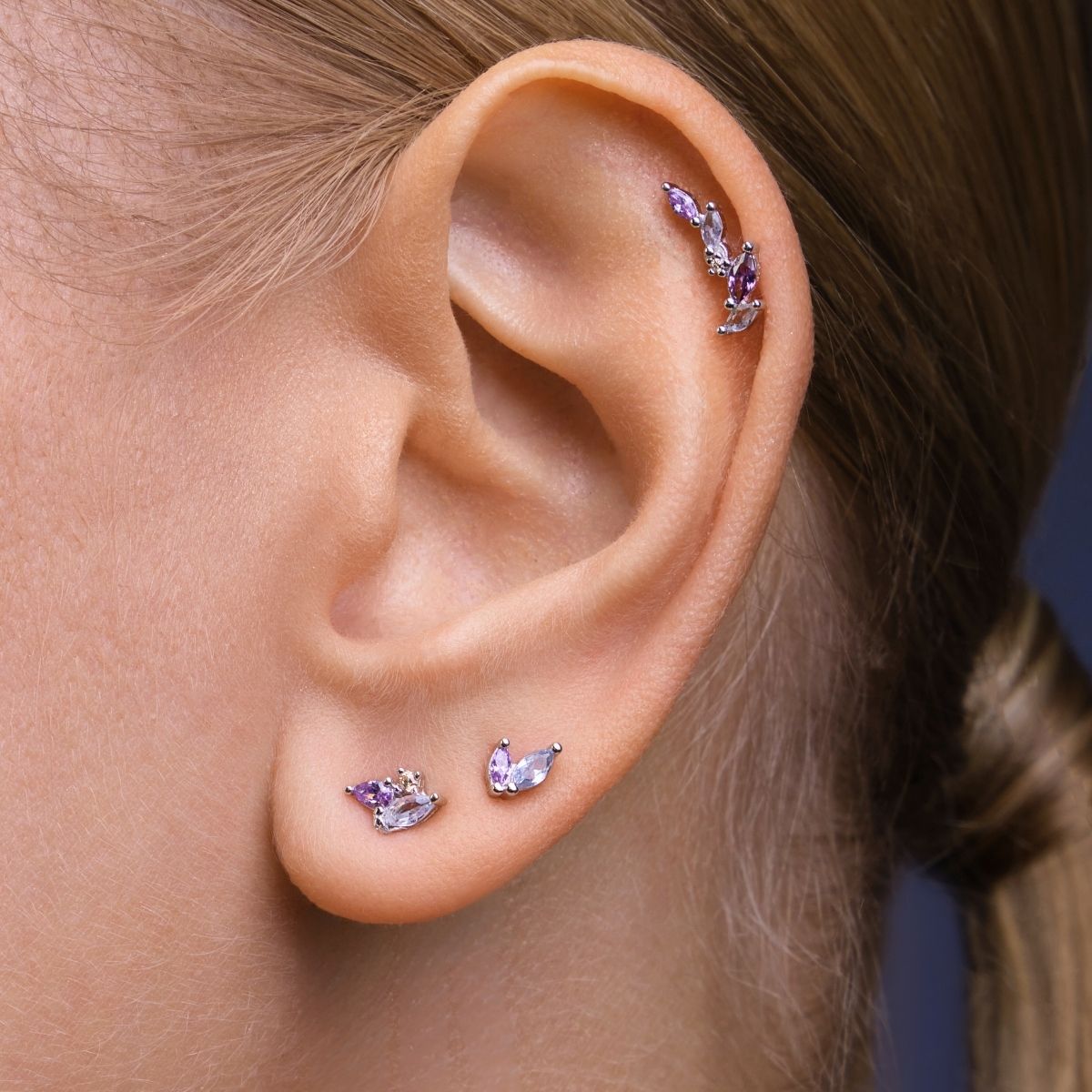 Piercings d'oreilles hélix argent et pierres bleues et violettes - Les Joyaux d'Auré acier chirurgical