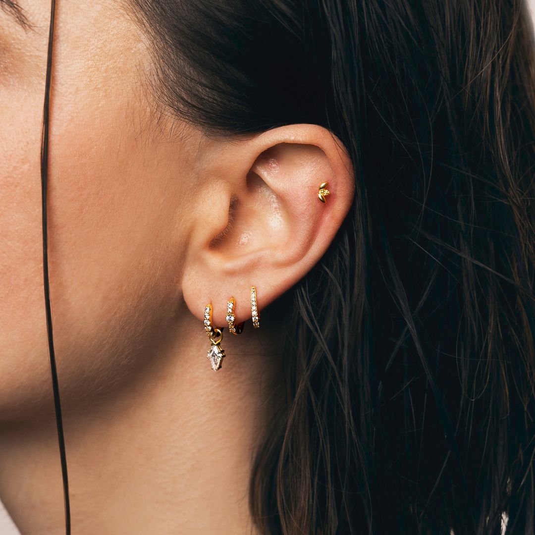 Piercing hélix Bella