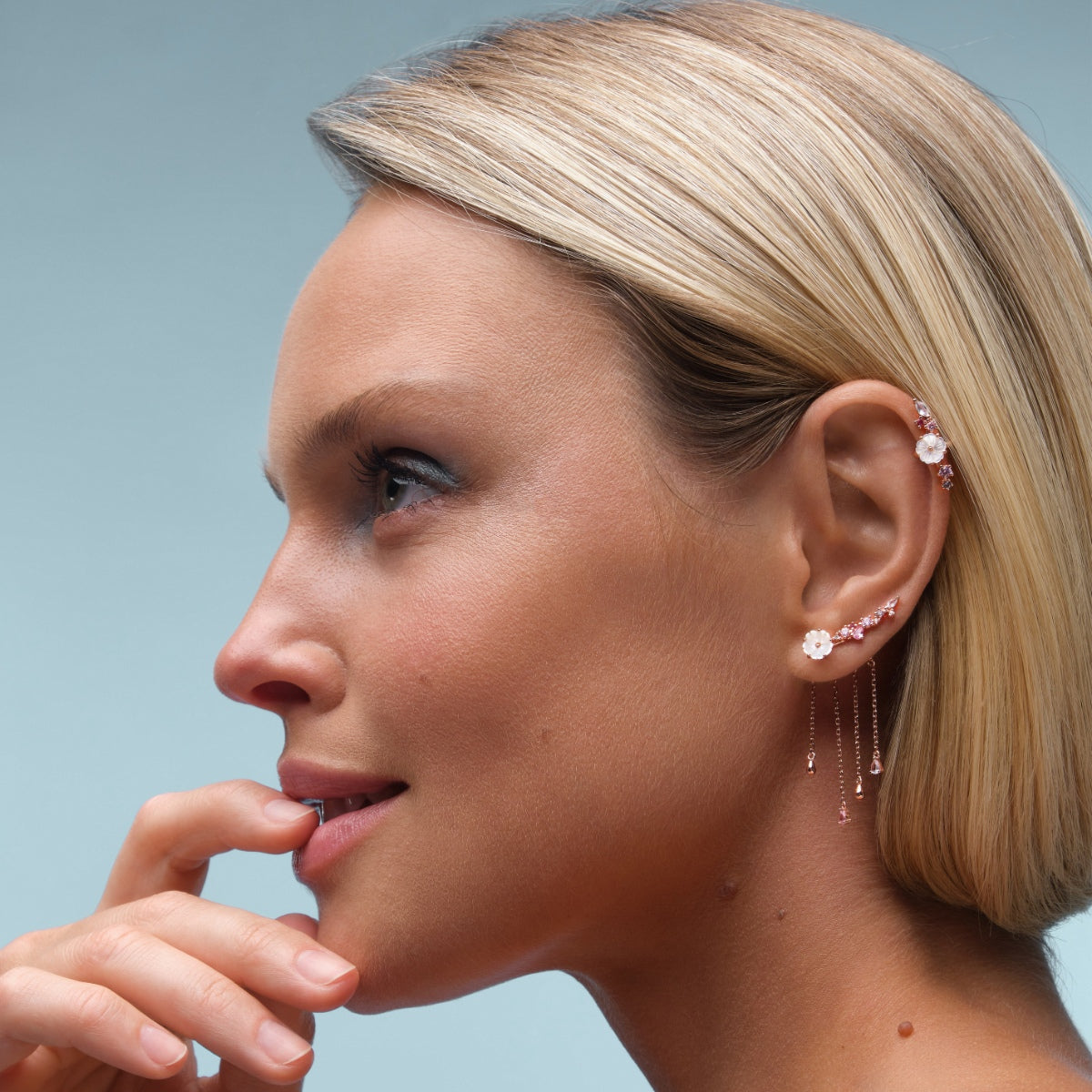 Flower ear cuff Louise