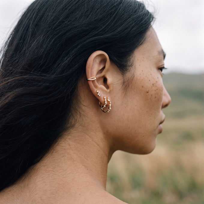 Boucle d'oreille Ondine portée, Les Joyaux d'Auré