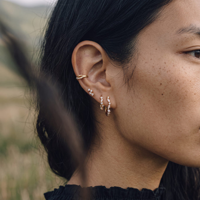 Boucle d'oreille Ondine portée, Les Joyaux d'Auré