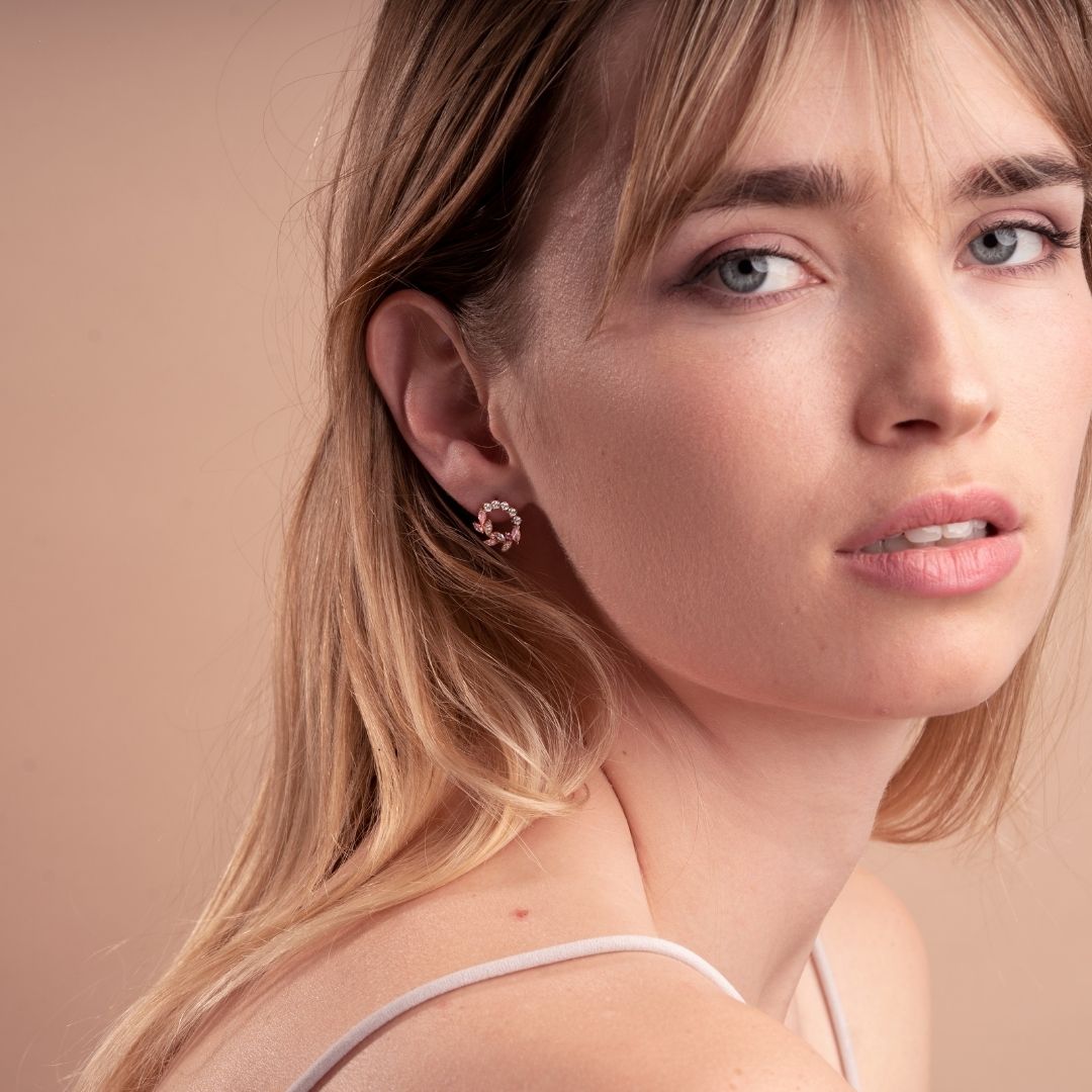 Boucles d'oreilles fleurs, perles et pierres. Boucles d'oreilles ronde pour femme. Boucles d'oreille pétales de fleur or rose. Les joyaux d'Auré/