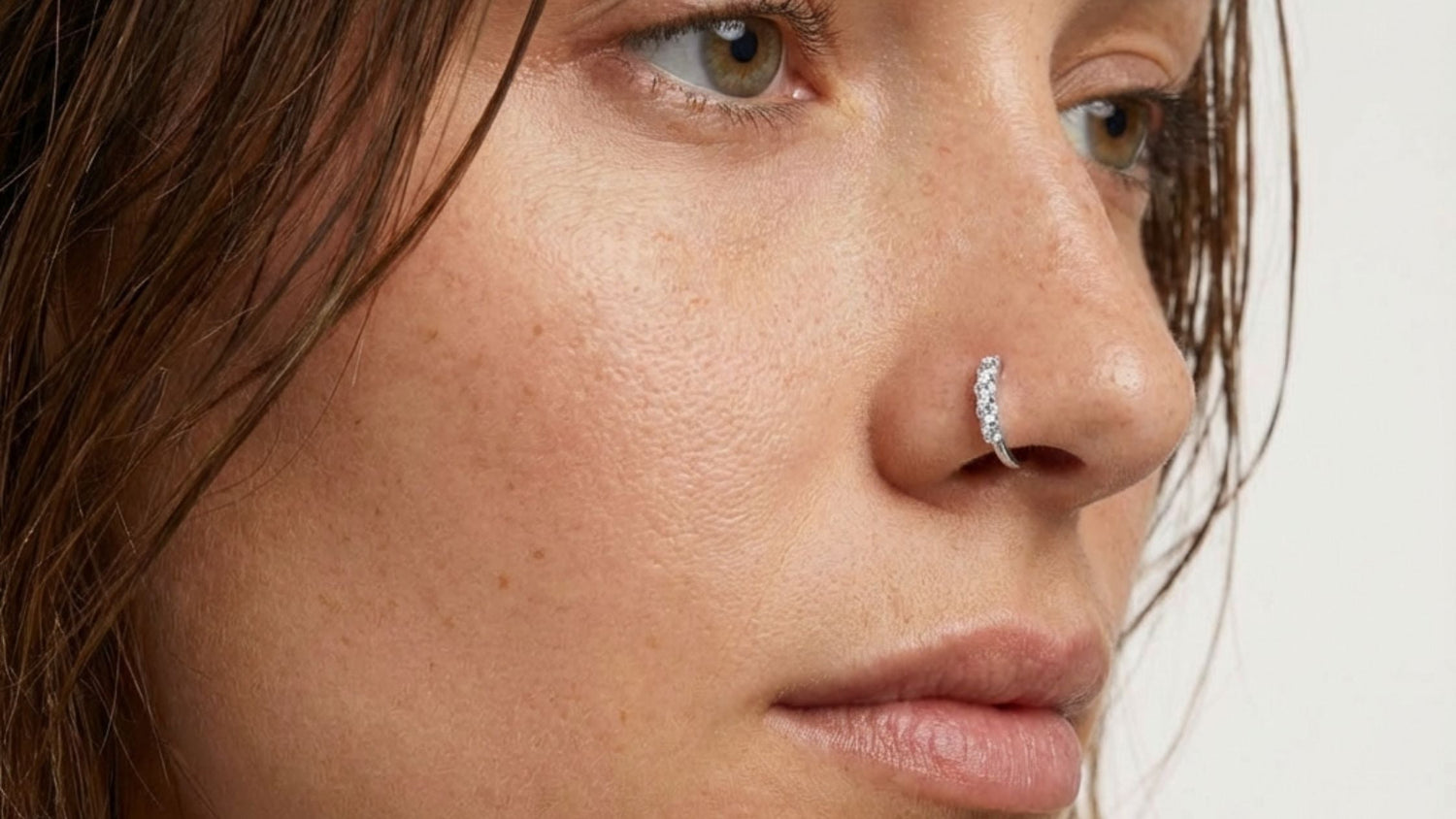 Guide des piercings au nez et leurs noms