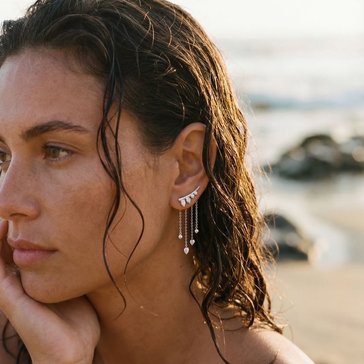 Boucle d'oreille grimpante Calypso - Pierres blanches