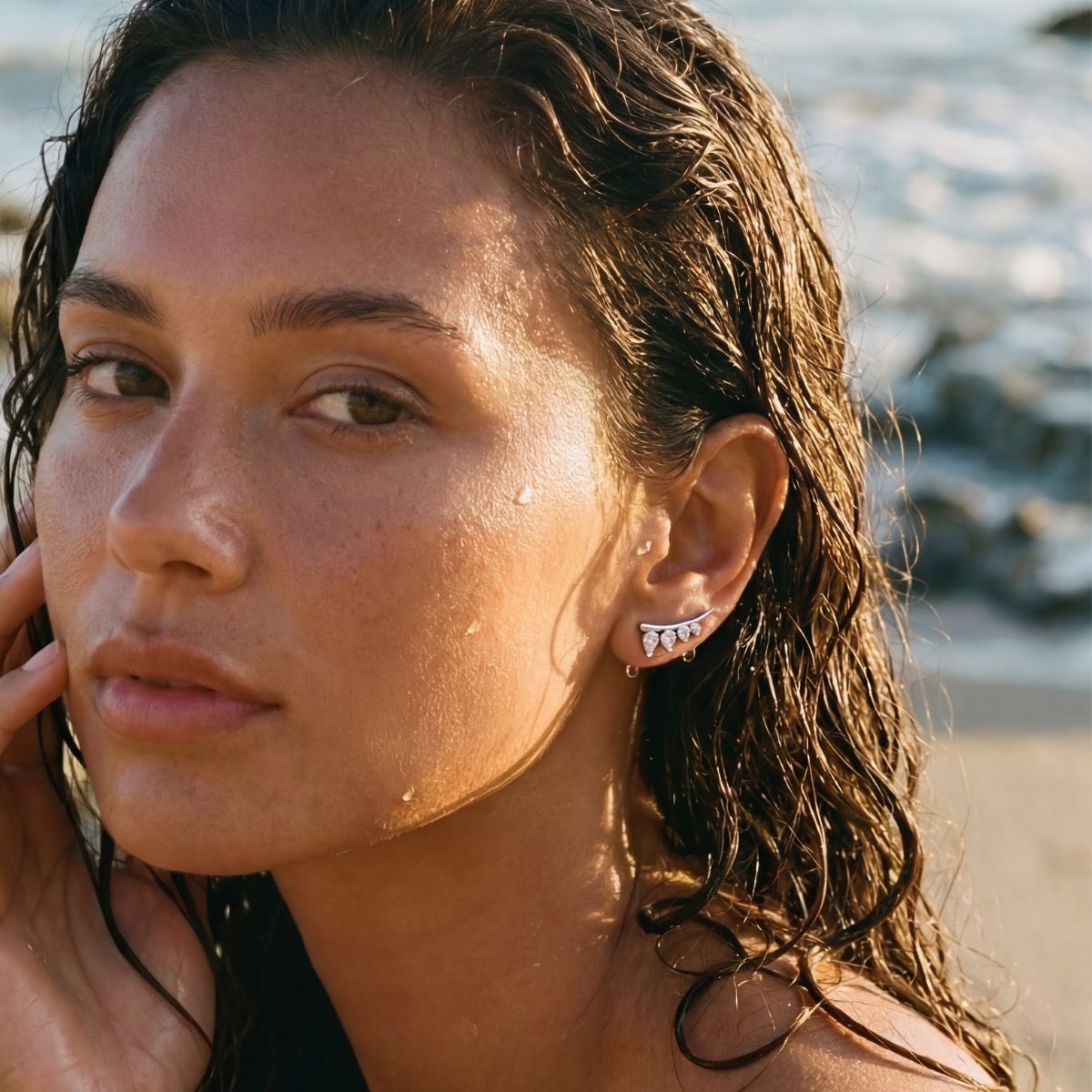 Boucle d'oreille grimpante Calypso - Pierres blanches