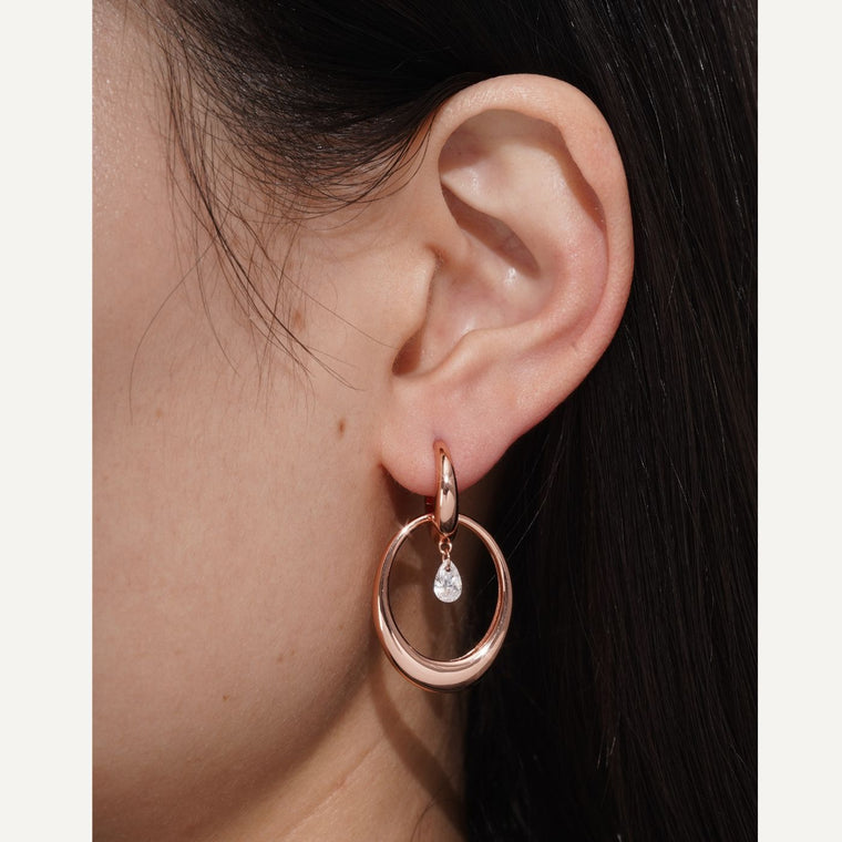 anneau d'oreille. Charm de boucle d'oreille. Bijoux or rose. Marque de bijoux tendance