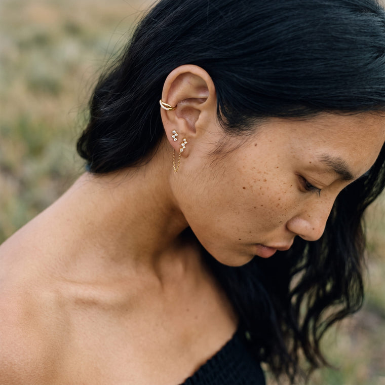 Boucle d'oreille Sève portée, Les Joyaux d'Auré