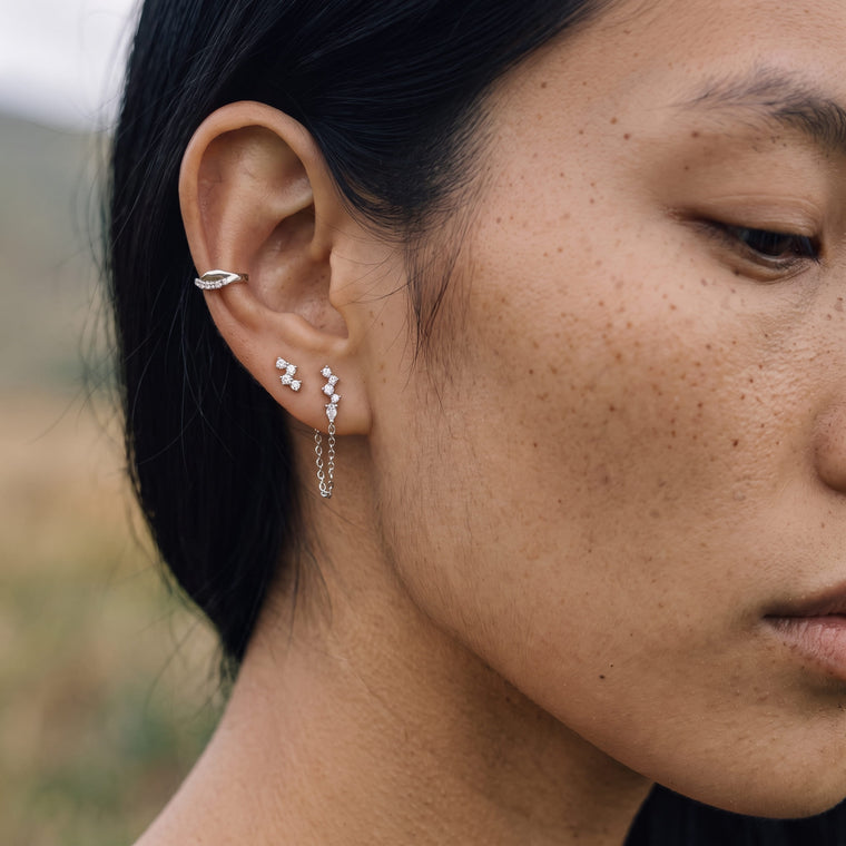Boucle d'oreille Sève en argent portée, Les Joyaux d'Auré