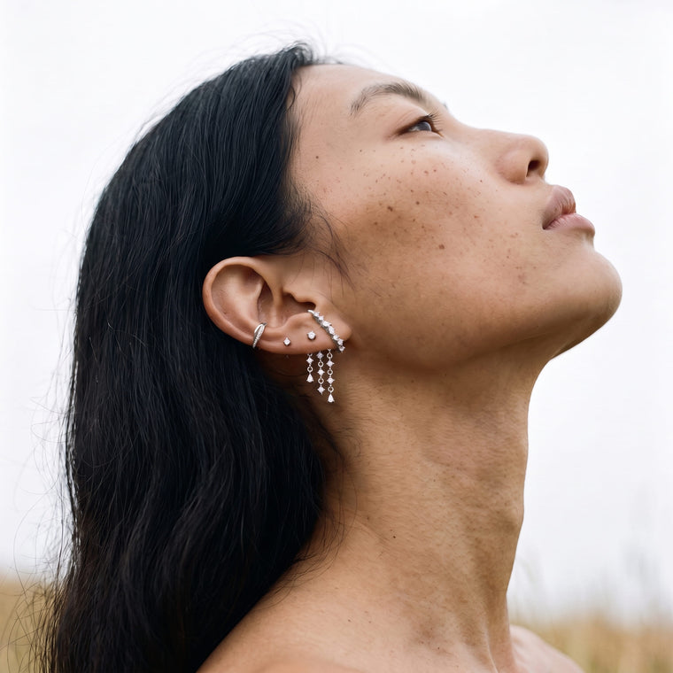 Boucle d'oreille Brise en argent portée, Les Joyaux d'Auré