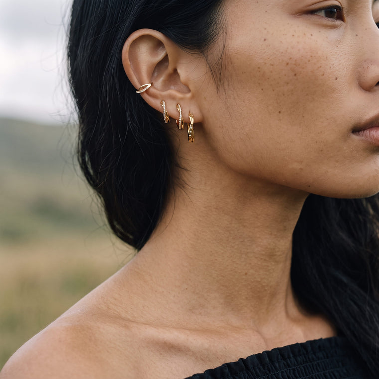 Boucle d'oreille Soie portée, Les Joyaux d'Auré