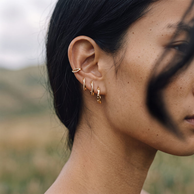 Boucle d'oreille Soie portée, Les Joyaux d'Auré