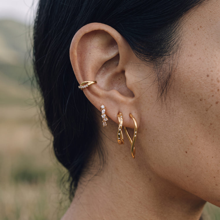Boucle d'oreille Brume portée, Les Joyaux d'Auré