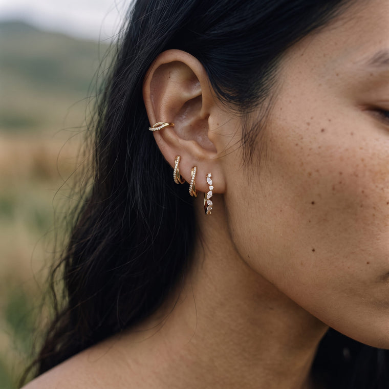 Boucle d'oreille Grande Source portée, Les Joyaux d'Auré