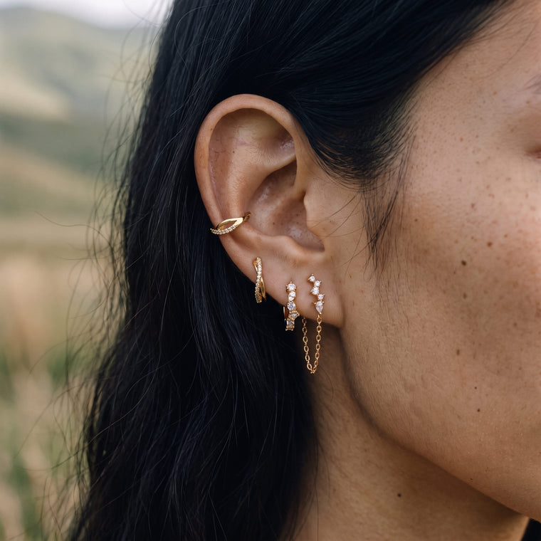 Boucle d'oreille Petite Source portée, Les Joyaux d'Auré