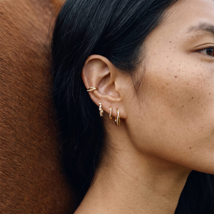 Boucle d'oreille Petite Source portée, Les Joyaux d'Auré