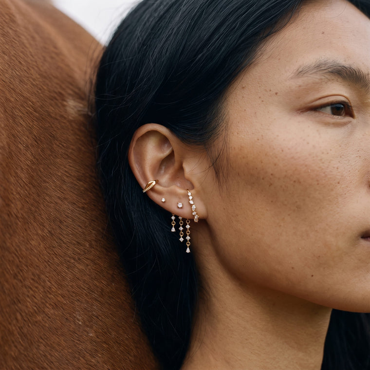Ear cuff Ecume porté, Les Joyaux d'Auré