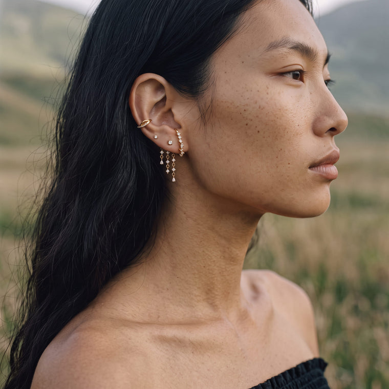Ear cuff Ecume porté, Les Joyaux d'Auré