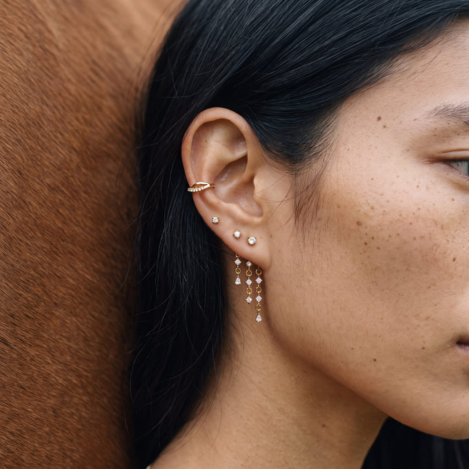 Ear cuff Ecume porté, Les Joyaux d'Auré