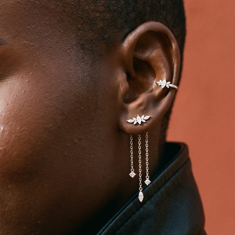 Ear Cuff Satori en argent porté, Les Joyaux d'Auré