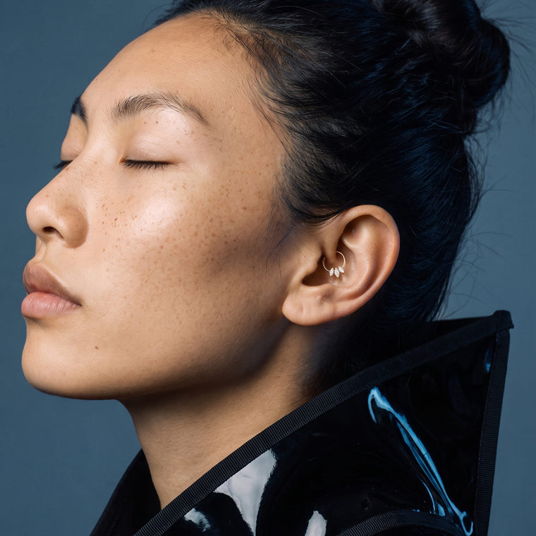 Daith Soline en or jaune porté, Les Joyaux d'Auré