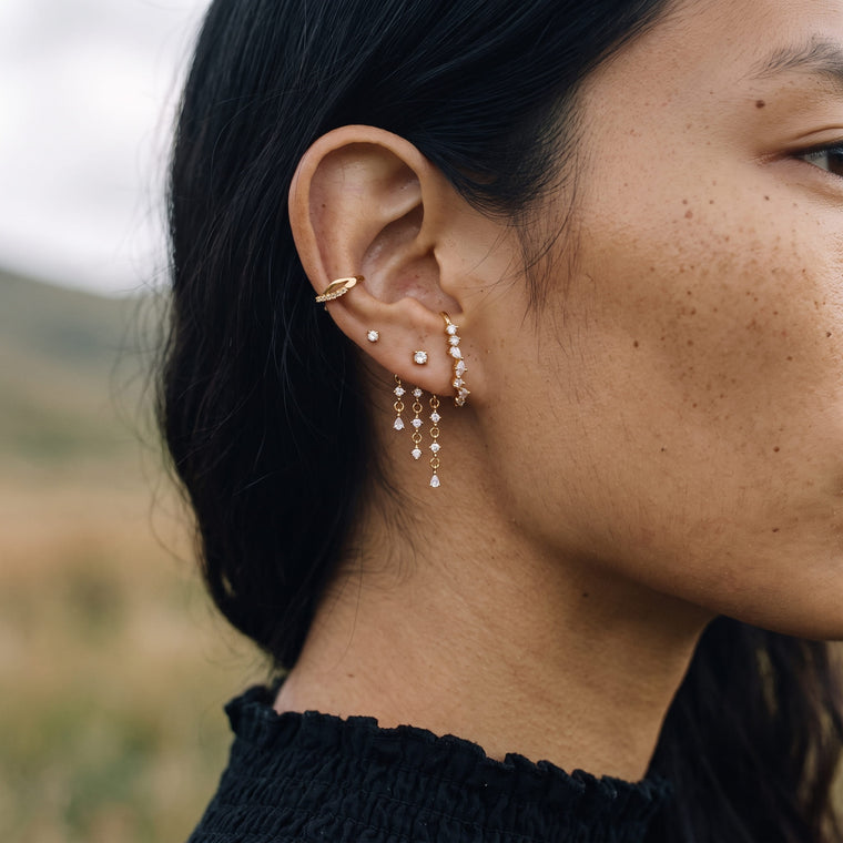 Boucle d'oreille Pollen portée, Les Joyaux d'Auré