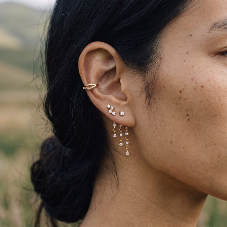 Boucle d'oreille Pollen portée, Les Joyaux d'Auré