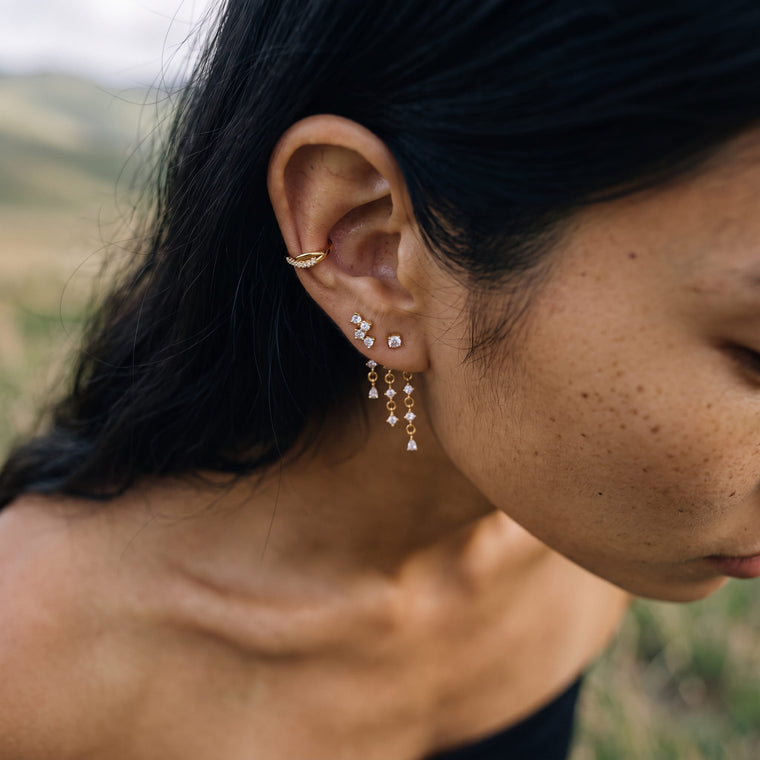 Boucle d'oreille Pollen portée, Les Joyaux d'Auré