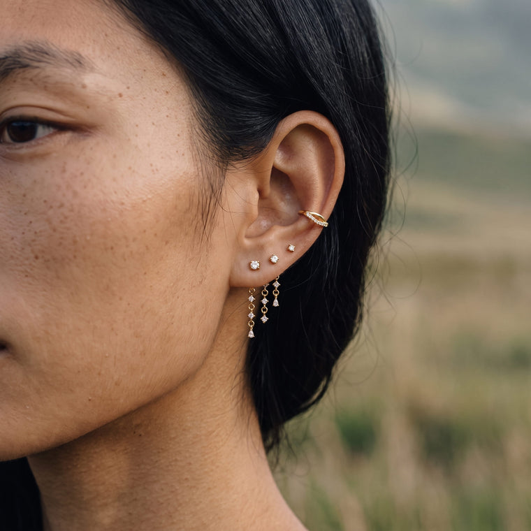 Boucle d'oreille Pollen portée, Les Joyaux d'Auré