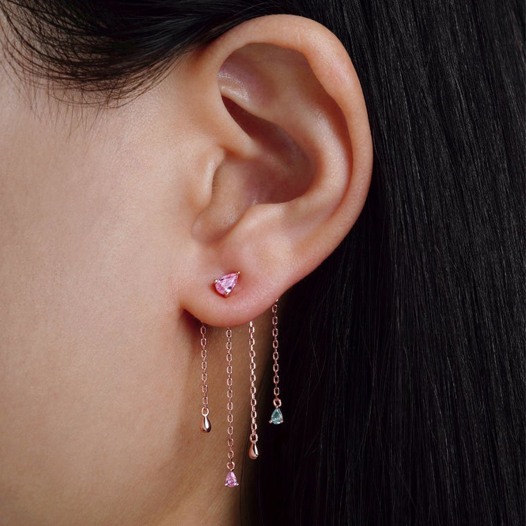 Boucle d'oreille puce. Clou d'oreille or rose et pierre rose. Les Joyaux d'Auré et chaine d'oreille en charm nuée dorée 