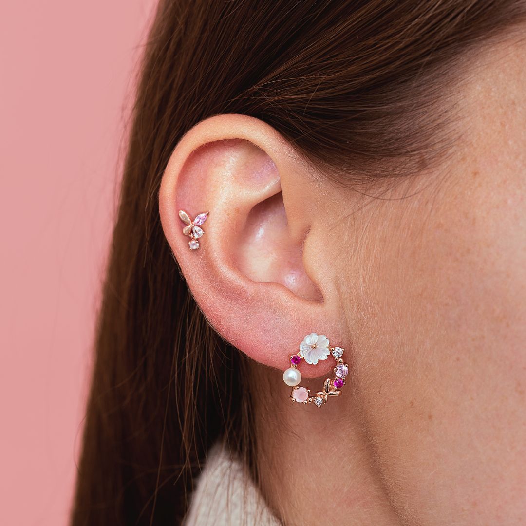 Boucle d'oreille fleur. Boucle d oreille nacre. boucle d oreille design