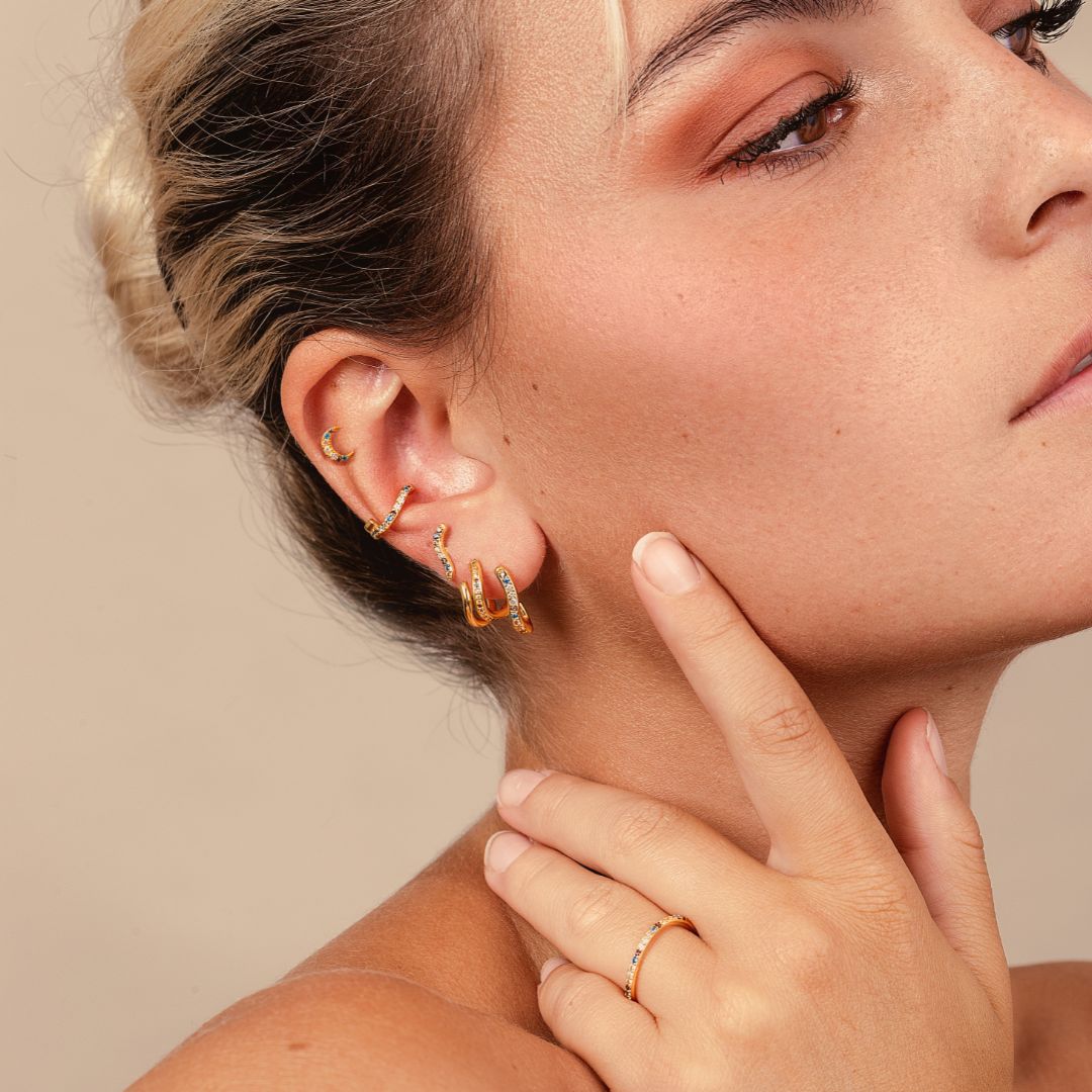 Bague originale dorée pour femme avec pierres. Bague les Joyaux d'Auré. Bague dorée
