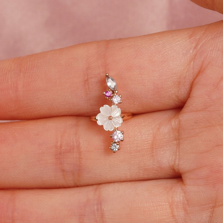 Piercing Blume Louise